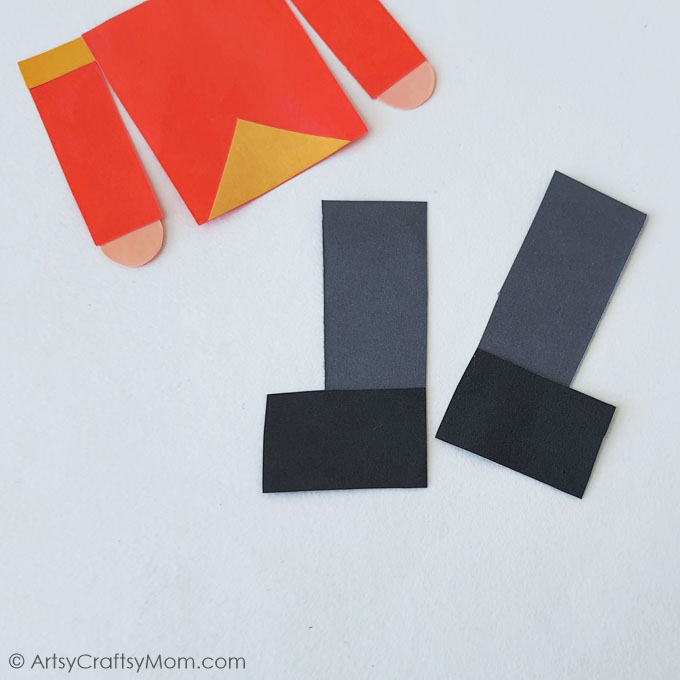 Have fun with this Easy Shape Nutcracker Craft, that's a great activity for preschoolers and kindergarteners to learn about shapes & play with them!