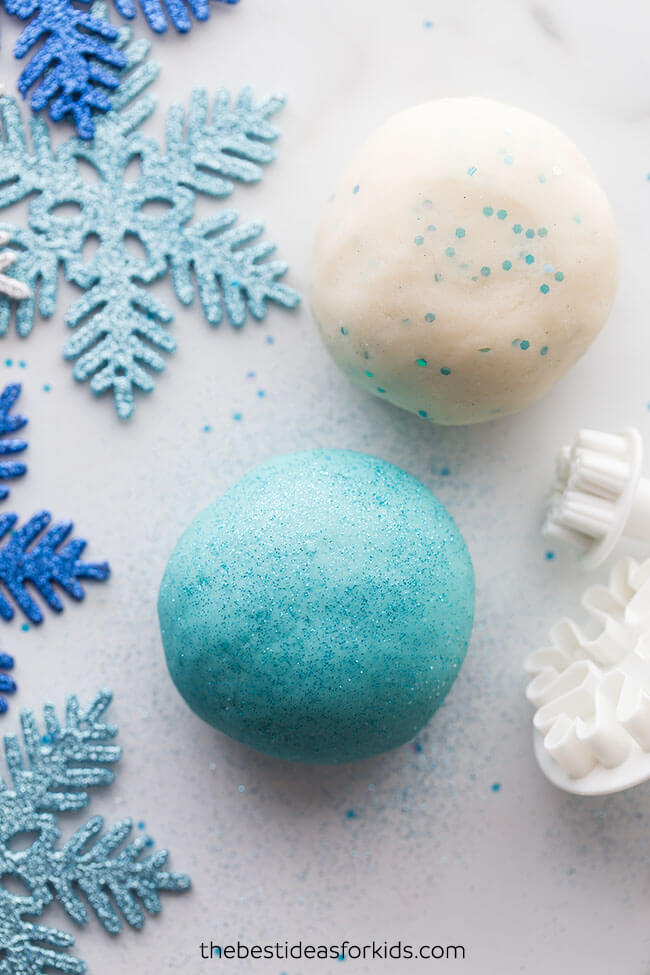 This list of Frozen Crafts for Kids will be more than enough to keep you busy all winter! Features multiple Frozen characters including your favorites!