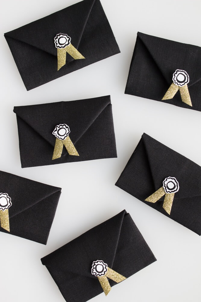 It's time for the Oscars, and these DIY Oscars party ideas are just what you need to throw an amazing awards night bash - for kids and adults!