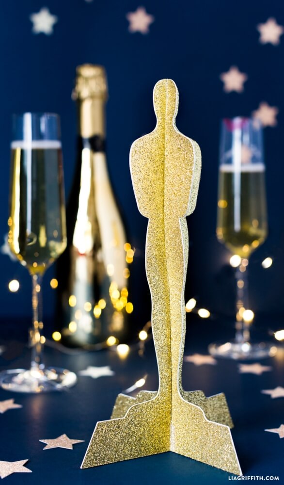 It's time for the Oscars, and these DIY Oscars party ideas are just what you need to throw an amazing awards night bash - for kids and adults!