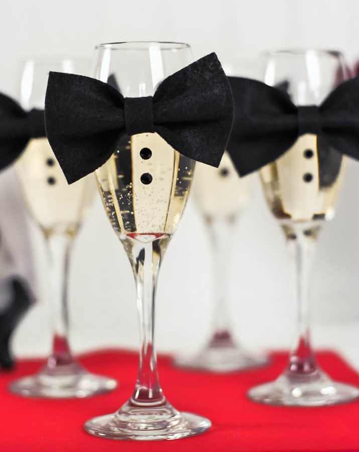 It's time for the Oscars, and these DIY Oscars party ideas are just what you need to throw an amazing awards night bash - for kids and adults!