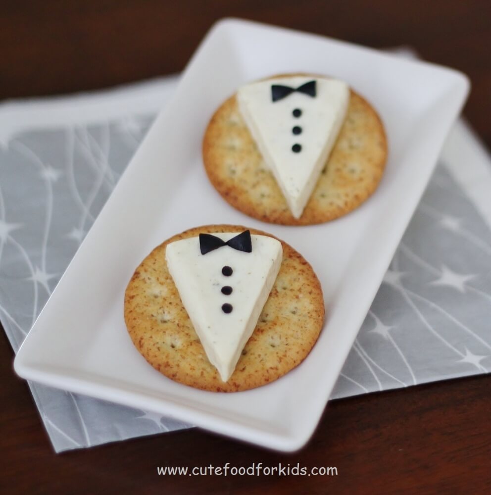 It's time for the Oscars, and these DIY Oscars party ideas are just what you need to throw an amazing awards night bash - for kids and adults!