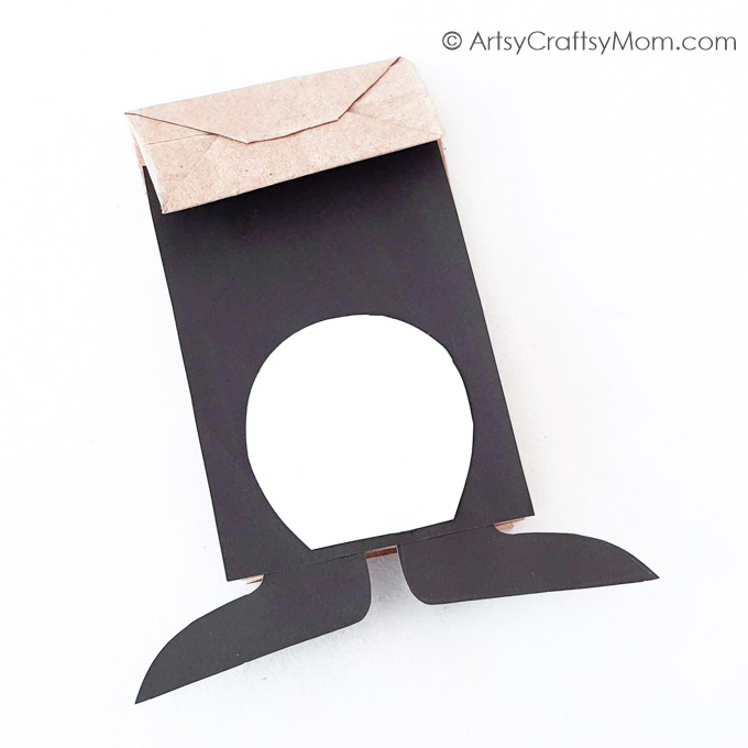 This Paper Bag Cat in the Hat is an easy, fun craft for little kids who have just been introduced into the wonderful, whacky world of Dr. Seuss!
