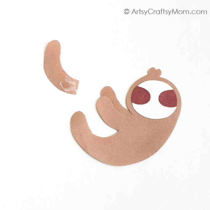 How adorable is this papercraft sloth bookmark? Perfect little DIY for kids of all ages to add some color and interest to their spring reading!