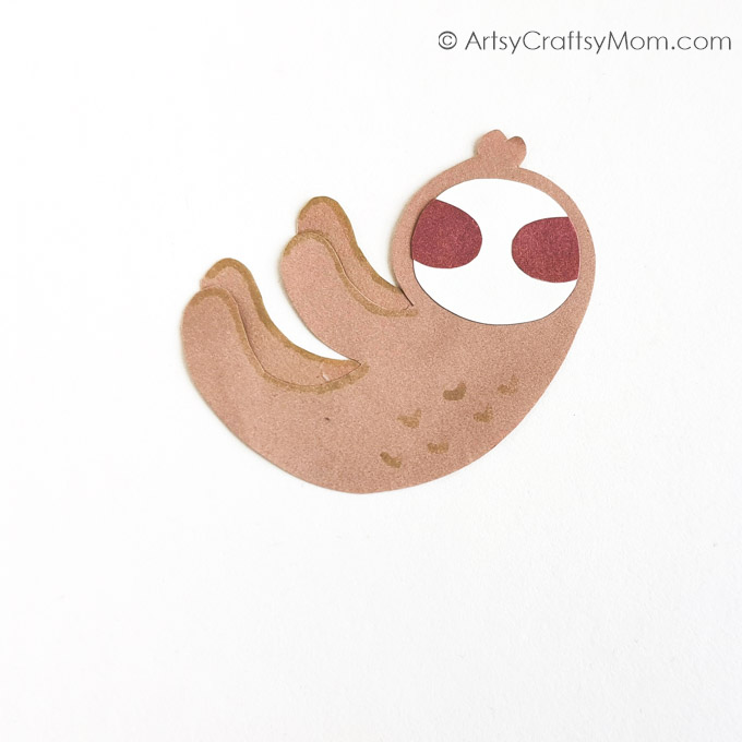 How adorable is this papercraft sloth bookmark? Perfect little DIY for kids of all ages to add some color and interest to their spring reading!