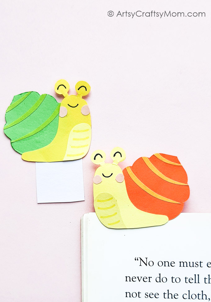 Welcome spring with a Papercraft Snail Bookmark Craft for Kids! Super fun and incredibly easy - all you need is basic craft supplies & you're ready!