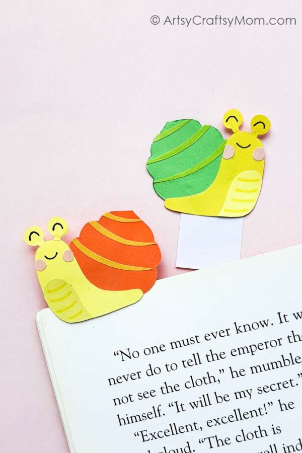 Welcome spring with a Papercraft Snail Bookmark Craft for Kids! Super fun and incredibly easy - all you need is basic craft supplies & you're ready!