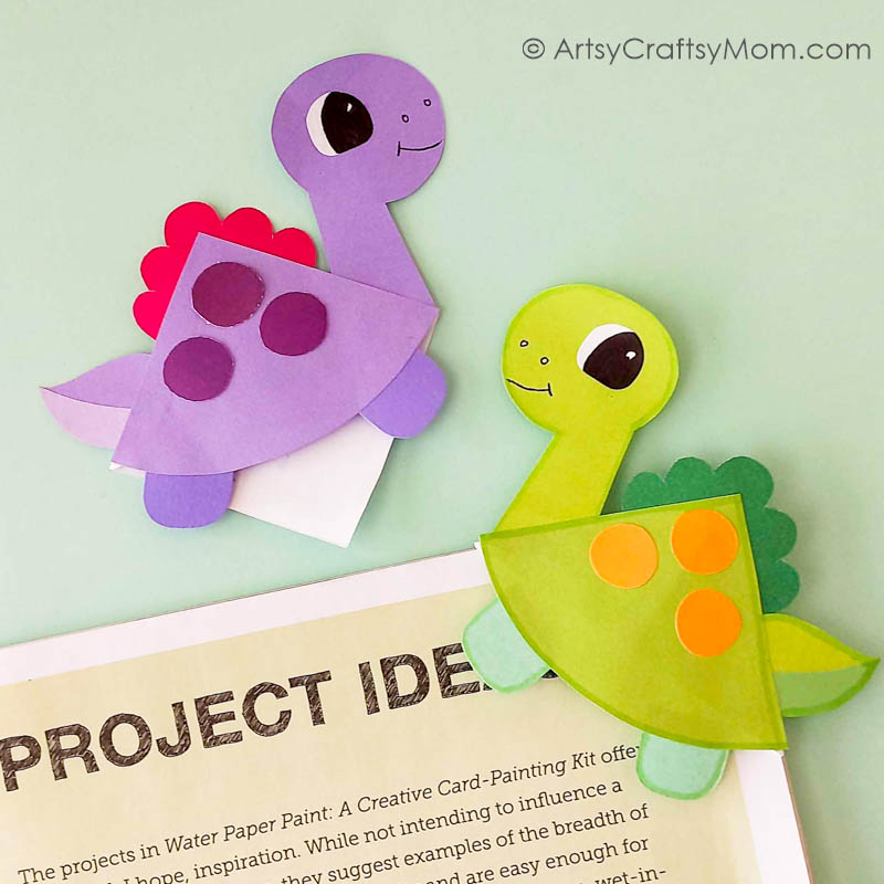 This adorable dinosaur corner bookmark is enough to turn anyone into a dinosaur fan! Make it for your friends as a cute back-to-school present!