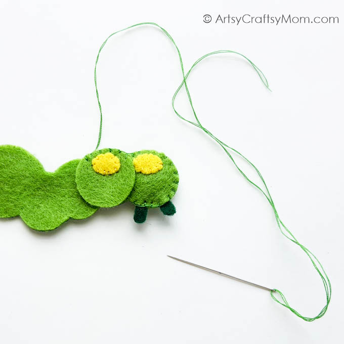 How cute is this felt caterpillar craft? It's a plushie that's easy to make even for kids and sewing beginners, with basic supplies you can easily find!