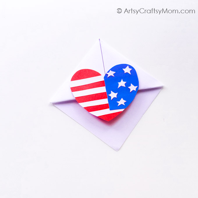 These American Flag Day Corner Bookmarks are easy enough for young kids to make for Fourth of July, with step by step instructions and pictures!