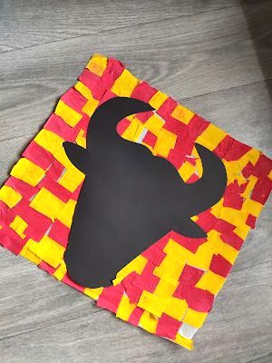 These colorful Spain crafts for kids are perfect for the National Day of Spain on October 12th! Let's celebrate Spain's wildlife, dance & yes, football!