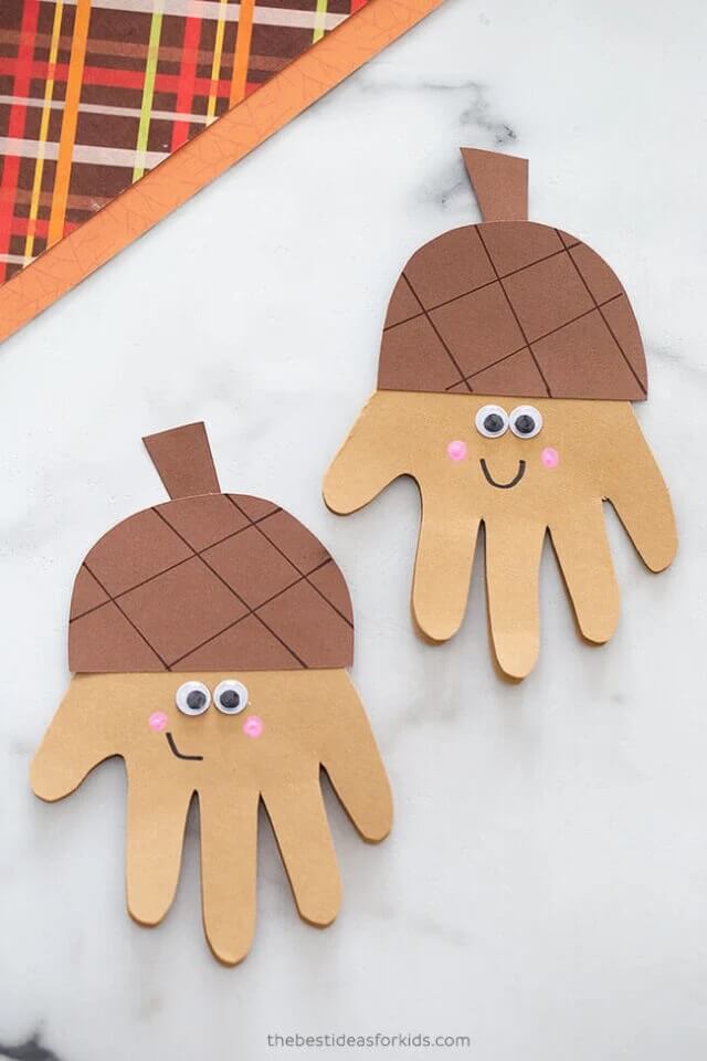 Get ready for Fall with these amazing acorn crafts for kids! Make acorns out of paper plates, craft sticks, pipe cleaners and your own handprints!