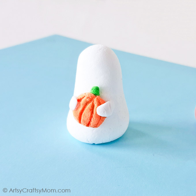 This Clay Ghost Craft proves that ghosts can most certainly be adorable, even if it's Halloween! Easy enough for kids to make and gift their friends!