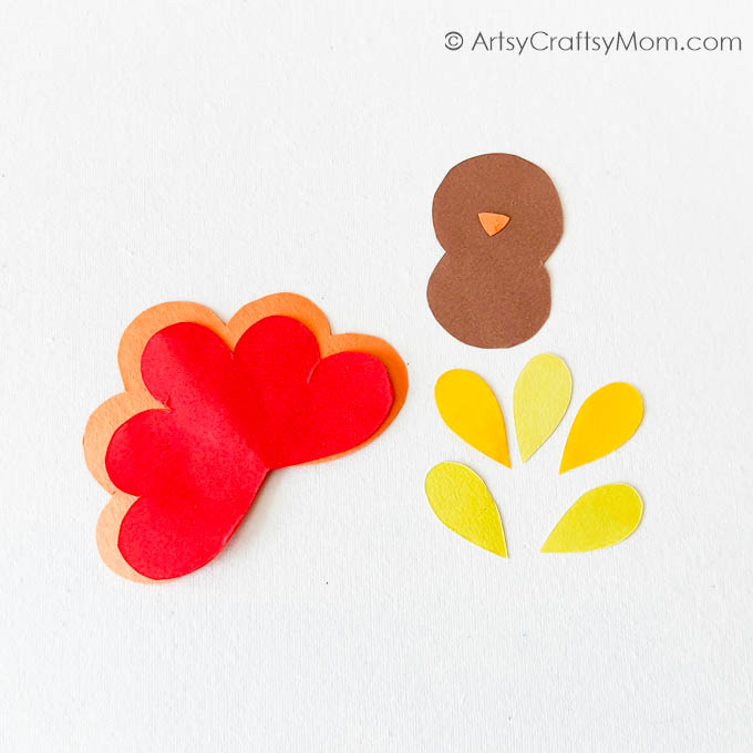 Thanksgiving Corner Bookmarks | Fall Crafts 4 Make these Thanksgiving corner bookmarks using nothing but craft paper and a printable template! One of the easiest Fall crafts for kids of all ages!
