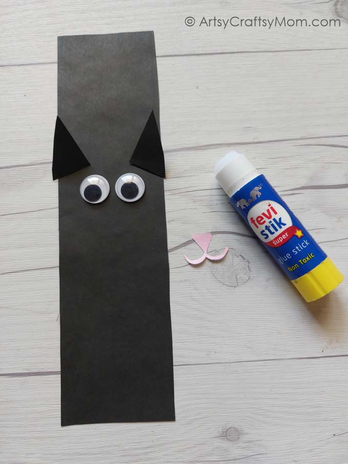 Here are some Creative Rolled Paper Halloween Crafts for Kids that work well for Halloween & Thanksgiving! Make your favorite, or make them all!