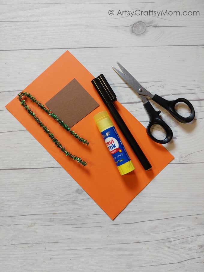 Here are some Creative Rolled Paper Halloween Crafts for Kids that work well for Halloween & Thanksgiving! Make your favorite, or make them all!
