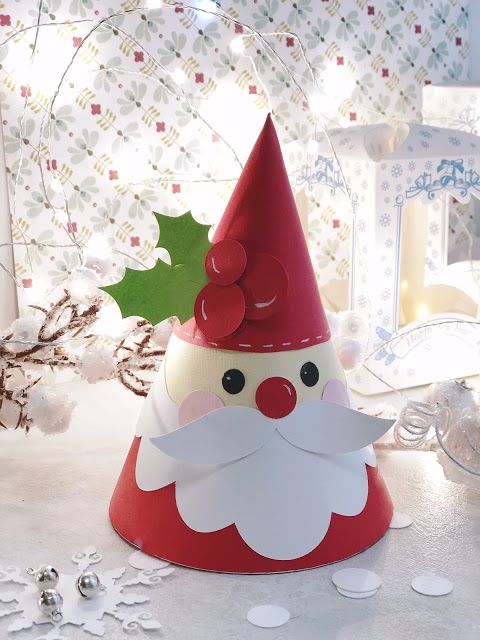 Here are some Santa Crafts for Kids that'll have them all excited for the man in the red suit! Whether naughty or nice, everyone can make these!