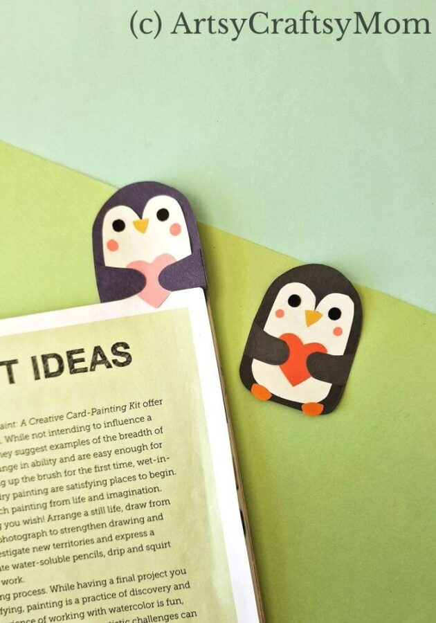 Here's an adorable penguin heart bookmark that's perfect for the festive season! Now you have a cute li'l book buddy for all your holiday reading!