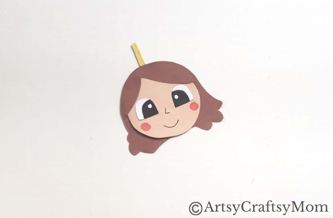 This toilet paper roll angel is just too cute for words! It's a fun activity for kids of all ages, and a great way to use up toilet paper rolls lying around!