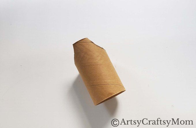 This toilet paper roll angel is just too cute for words! It's a fun activity for kids of all ages, and a great way to use up toilet paper rolls lying around!