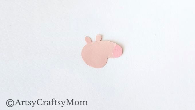 Peppa's popularity is incomplete without her family, which is why we're celebrating with an easy and fun Paper Plate Peppa Pig Family Craft!