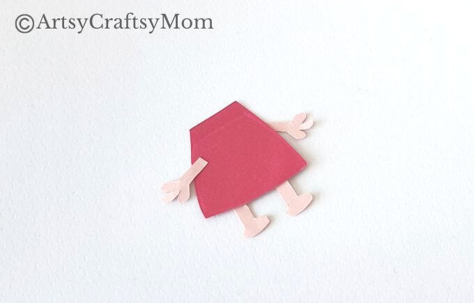Peppa's popularity is incomplete without her family, which is why we're celebrating with an easy and fun Paper Plate Peppa Pig Family Craft!