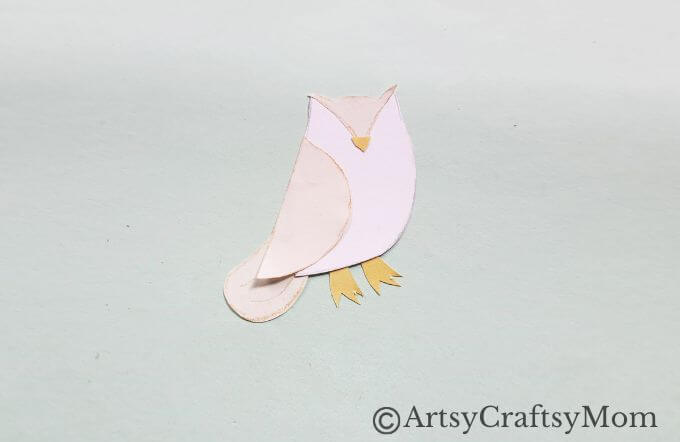 Hoot hoot! Here's a fun and easy owl bookmark craft that kids will love to make! It's perfect to make your spring reading much more fun!