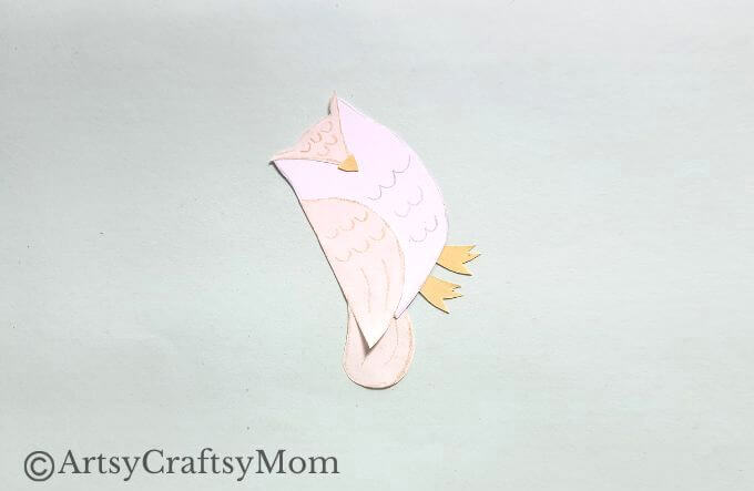 Hoot hoot! Here's a fun and easy owl bookmark craft that kids will love to make! It's perfect to make your spring reading much more fun!