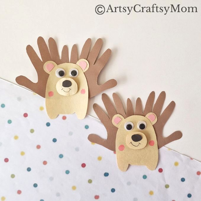 Nothing prickly about this easy Handprint Hedgehog Craft for Kids! This is a great craft for beginners, especially toddlers and preschoolers!