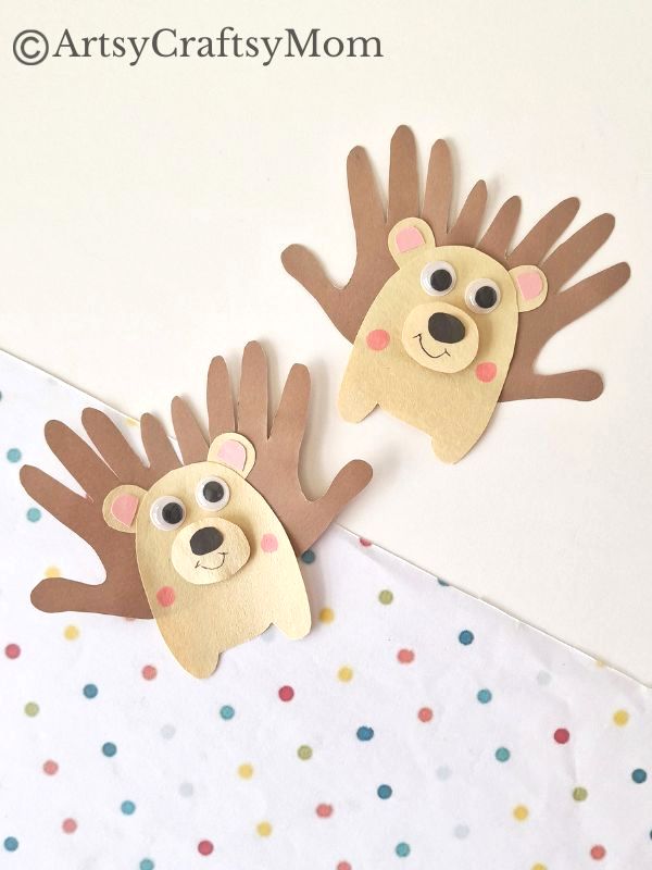 Nothing prickly about this easy Handprint Hedgehog Craft for Kids! This is a great craft for beginners, especially toddlers and preschoolers!