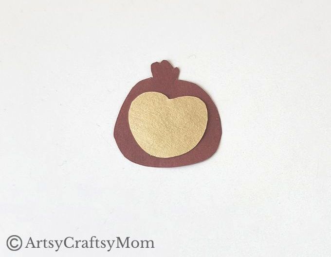 Get those little hands busy - in making this adorable handprint monkey craft! An easy craft that's perfect for preschoolers and even toddlers!