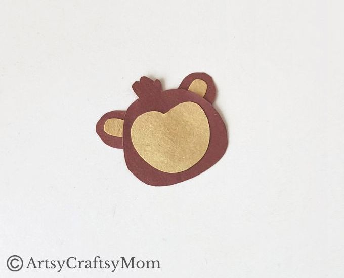 Get those little hands busy - in making this adorable handprint monkey craft! An easy craft that's perfect for preschoolers and even toddlers!
