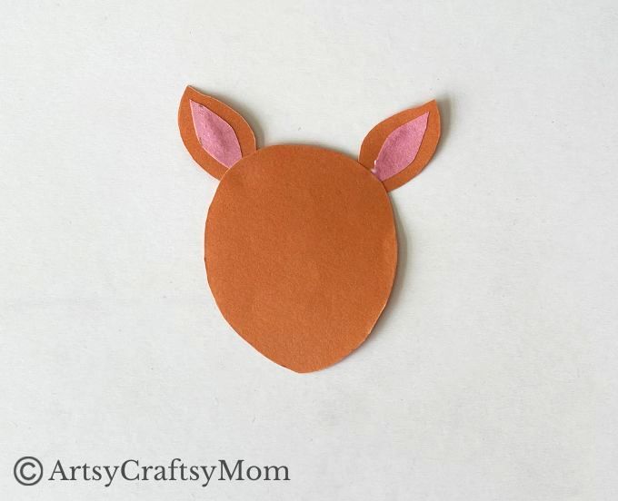 Enjoy this cute Toilet Paper Roll Kangaroo Craft that's also super simple to make! See how easy it is to turn a cardboard tube into something cool!