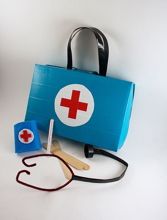 These Doctor Crafts for Kids are perfect for Doctor's Day on the 1st of July, to celebrate Dr Bidhan Chandra Roy, India's premier physician.