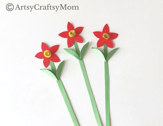 Easy DIY Flower in Hand Card for Kids 10 Here's a fun DIY Flower in Hand Card for kids to make for any occasion - Mother's Day, Teacher's Day, Father's Day, Valentine's Day or just like that!