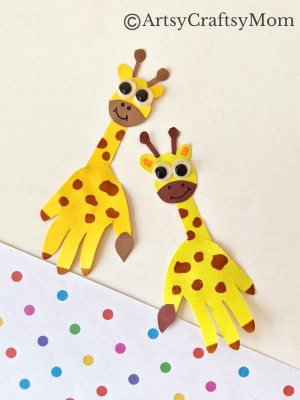 Can you turn a handprint into a giraffe? Well, our Easy Handprint Giraffe Craft for Kids certainly proves you can, and it looks great as well!