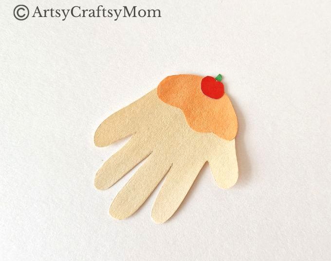 Refresh yourself on a hot day this summer with an ice cream - and a cute ice cream craft for kids! Don't worry, there's no danger of this one melting!