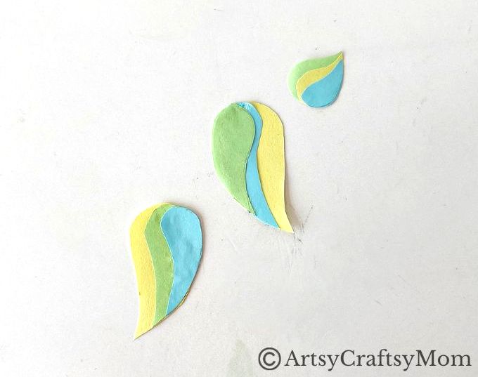 How does a handprint become a unicorn? With some magic, of course, and also through this Gorgeous Handprint Unicorn Craft for Kids!
