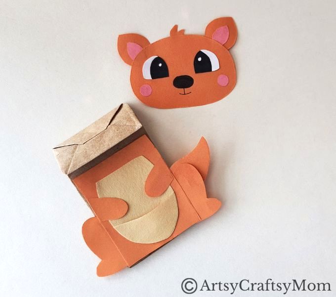 Fancy playing with a kangaroo? Then here's one that doesn't kick - a cute paper bag kangaroo craft! Make and play with it as much as you like!