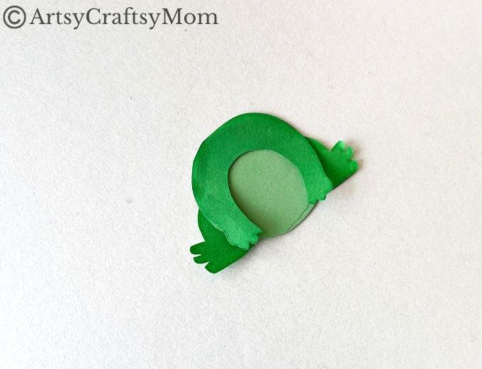 A frog may seem like an unlikely reading partner, but this frog bookmark papercraft is the perfect for the purpose! Easy to make for kids of all ages!