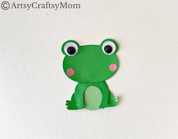 A frog may seem like an unlikely reading partner, but this frog bookmark papercraft is the perfect for the purpose! Easy to make for kids of all ages!