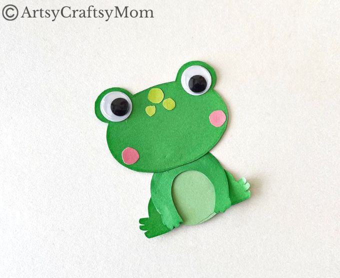 A frog may seem like an unlikely reading partner, but this frog bookmark papercraft is the perfect for the purpose! Easy to make for kids of all ages!