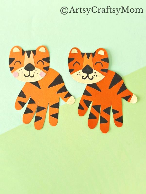 Here's a cute handprint tiger craft that preschoolers & kindergarteners would love! Perfect for International Tiger Day or India's Independence Day.
