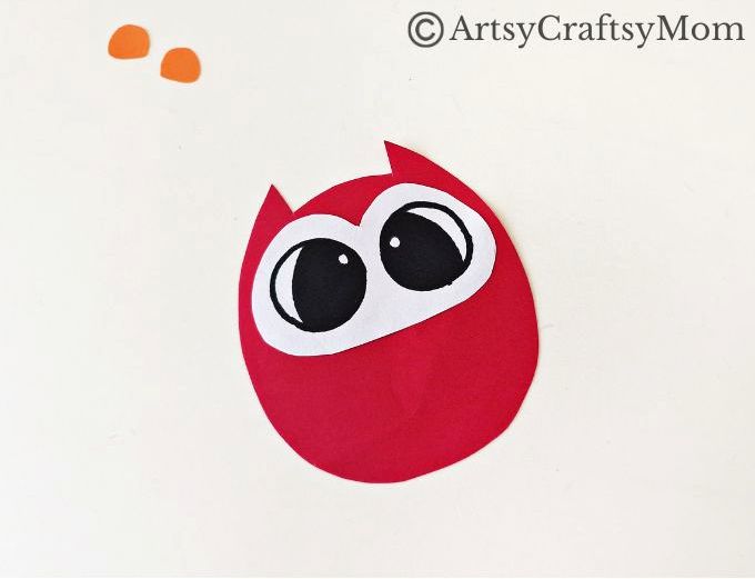 This Moving Owl Craft for Kids is easier to make than it seems! It's a simple, fun craft for kids of all ages to make and play with too!