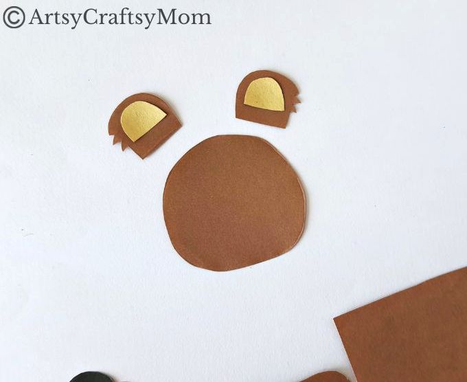 Here's how you can turn a plain cardboard tube into a cute little Toilet Paper Roll Koala Craft for Kids! All you need is craft paper & a paper roll!