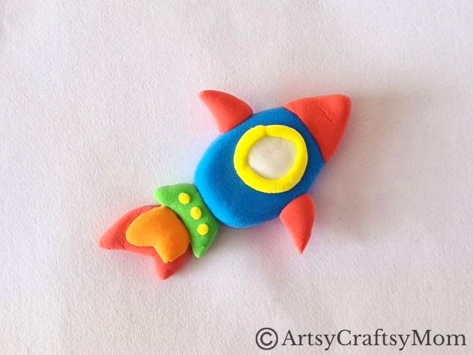 This DIY clay rocket tutorial is easy enough for beginners to try, even kids! all you need is some clay and a few tools and you're set to launch!
