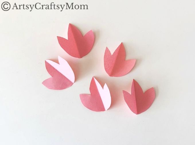 Here's a gorgeous DIY Tulip Card Craft for kids to make for any occasion - Mother's Day, Father's Day, Teacher's Day or Grandparent's Day!