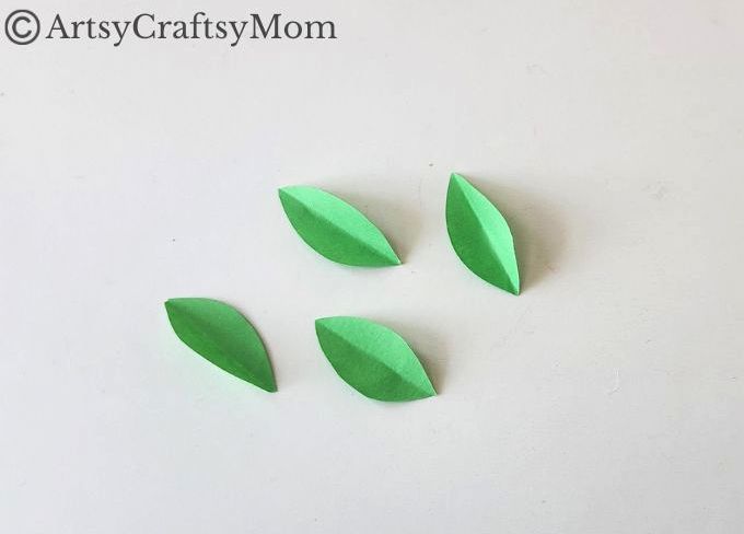 Here's a gorgeous DIY Tulip Card Craft for kids to make for any occasion - Mother's Day, Father's Day, Teacher's Day or Grandparent's Day!