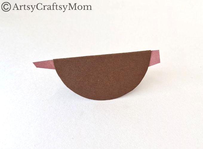 Here's a rocking pirate ship craft that kids will love - it includes a cute little pirate too! The fact that the ship rocks makes it great for the high seas!