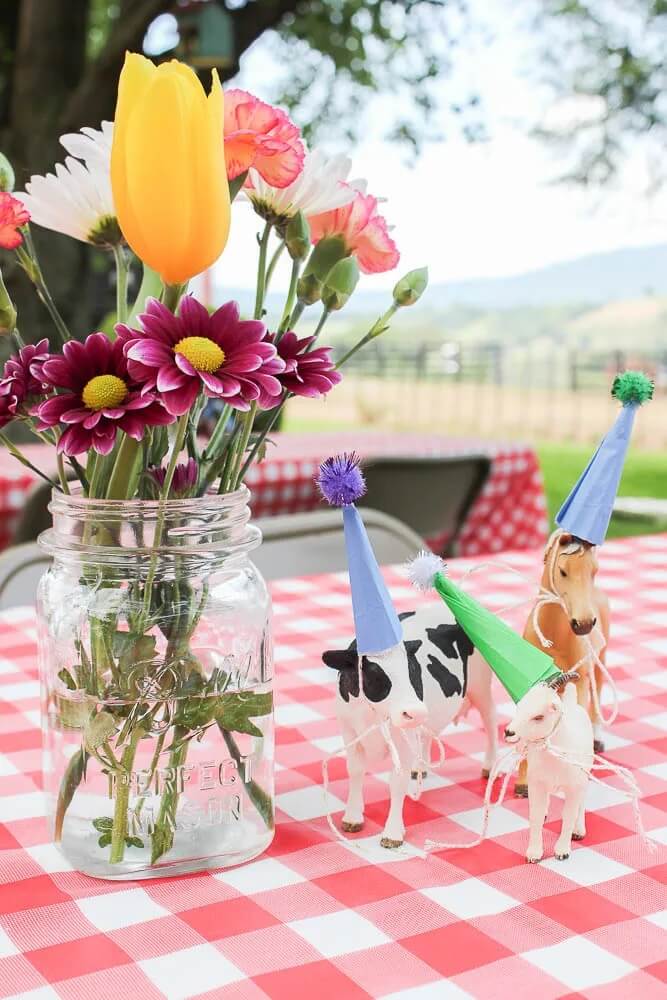 Surprise your little one with a fun-filled farm themed birthday party and watch how the kids soak up all the excitement!